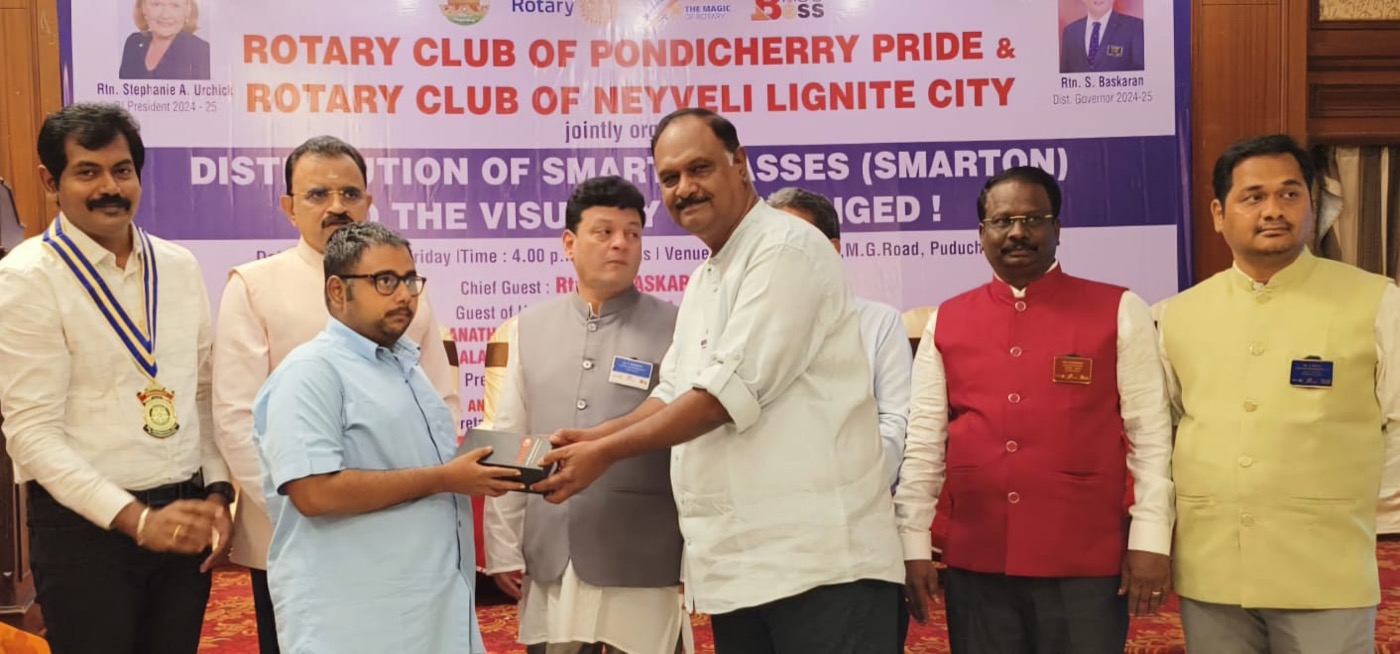 SMARTON kit handover at an APINO Medical Yatra event